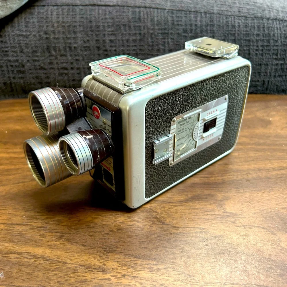 VTG 1950’s Kodak Brownie 8MM Home Video Camera